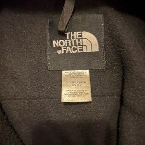 North face, black, XL (junior/youth). Need a good wash